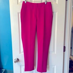 NEW Rachel Zoe (Pull On) Crop Pants, Size 4
Side pockets, no back pockets